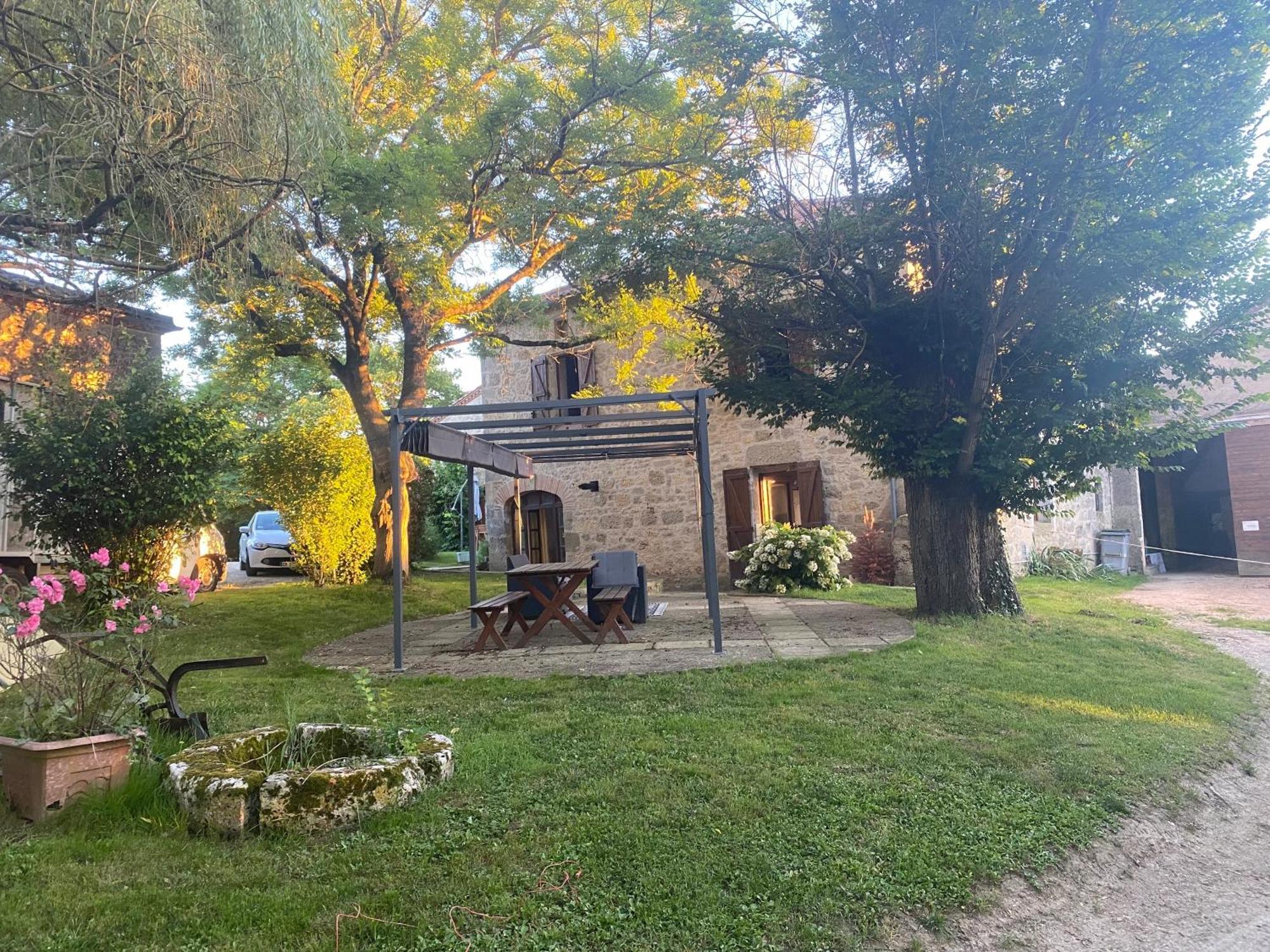 Chez Sophie -Chambres D'Hotes, Gite Et Gite Equestre Clermont-Dessous 外观 照片